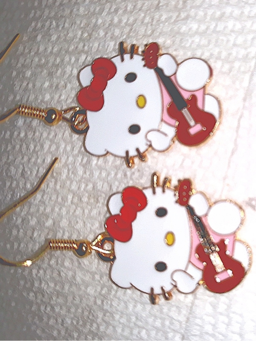HELLO KITTY Guitar Dangle Earrings Enamel Sanrio Kawaii Cute Japanese NEW NWT - Picture 3 of 4